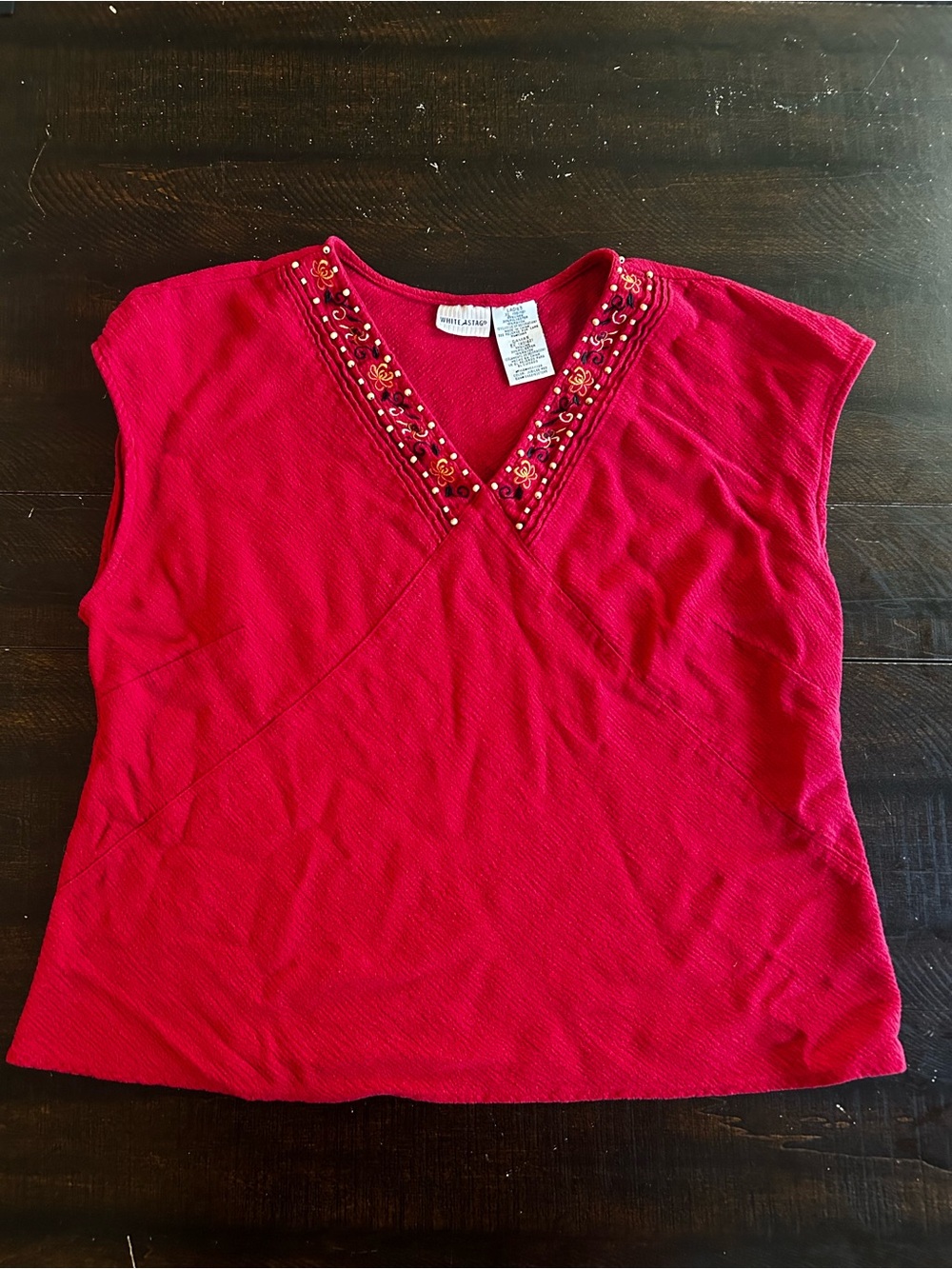 Vintage White Stag women's sleeveless embroidered V-neck top
